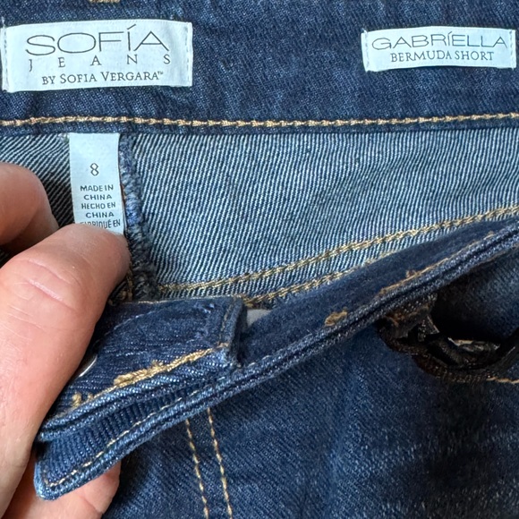 NWT Sofia Distressed Dark Wash Denim Shorts - Picture 5 of 6